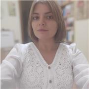 Salve! Sono Alessandra, insegnante di francese con livello C1. Sono disponibile per lezioni private personalizzate